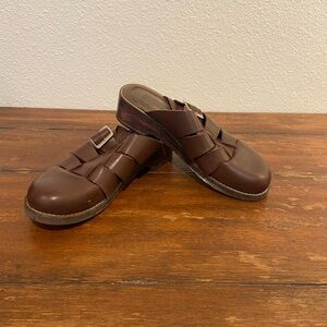 Predictions Brown Leather Slide Sandals with Buckle
